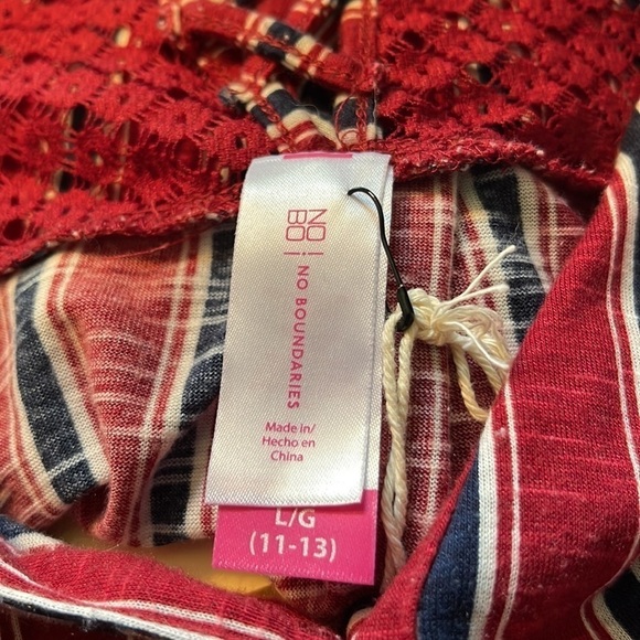 No Boundaries Buttoned Front Striped Top. Size Large. P63/A2292 - Picture 5 of 6